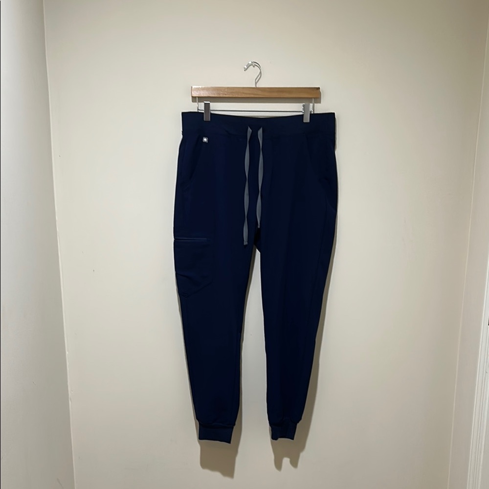 FIGS Woman’s Zamora Jogger Scrub Pants